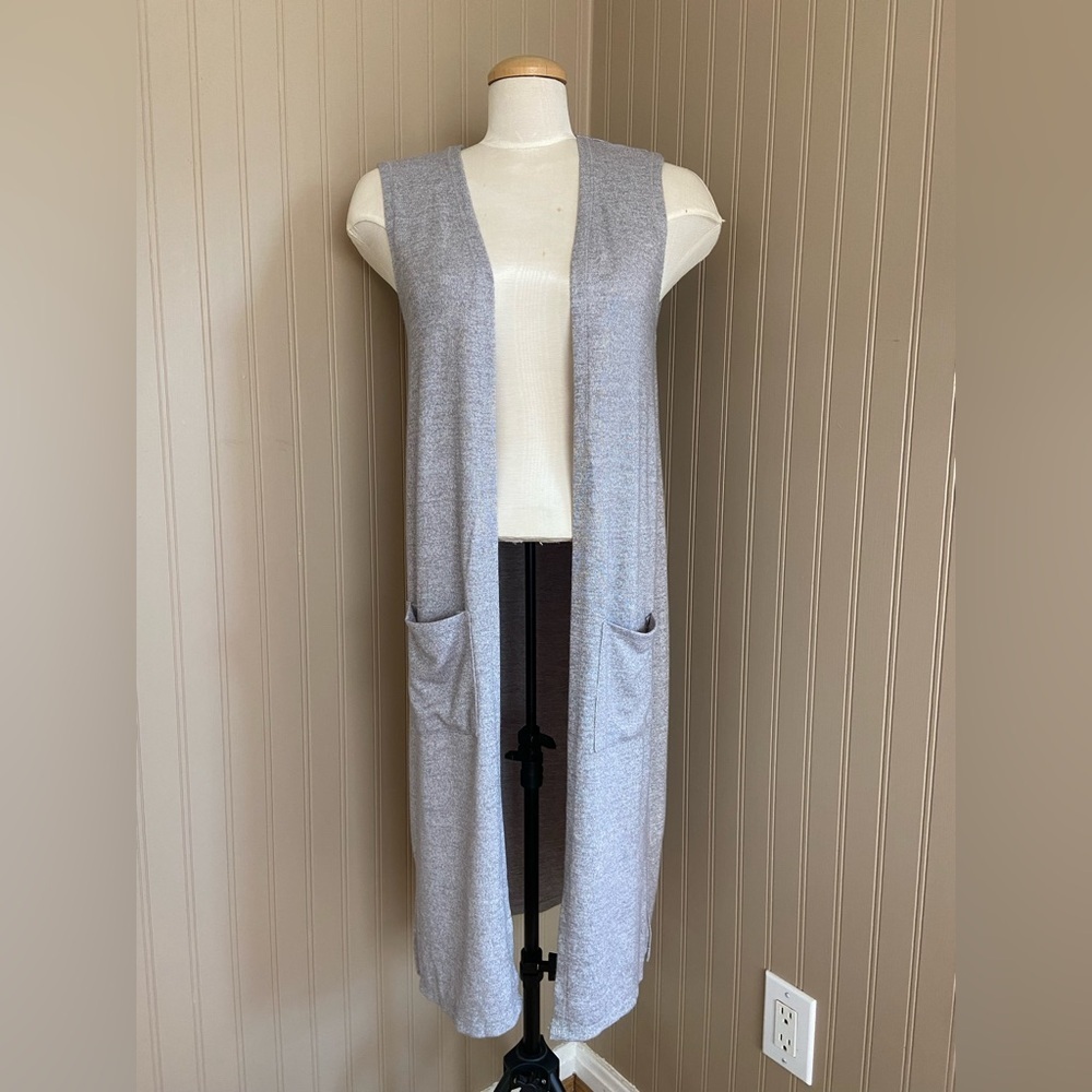 Twik Grey Super Soft Long Sleeveless Sweater Vest Women’s Size Small